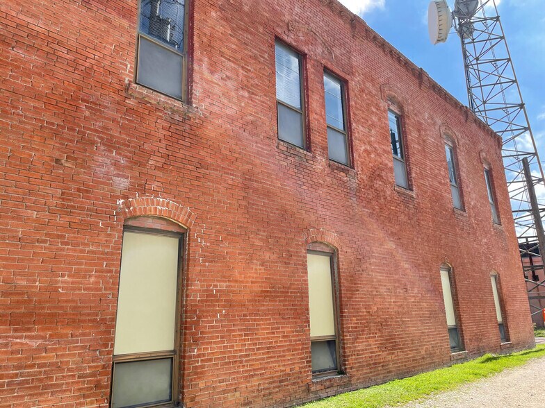 More Photos Of 113 E Wm J Bryan Pky, Bryan Storefront For Lease