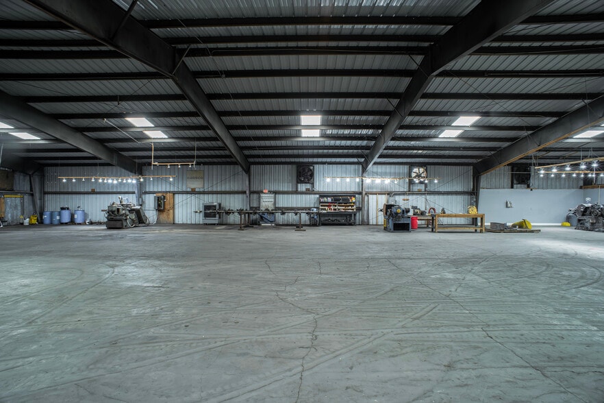 More Photos Of 910 Brenda St, Houston Warehouse For Sale