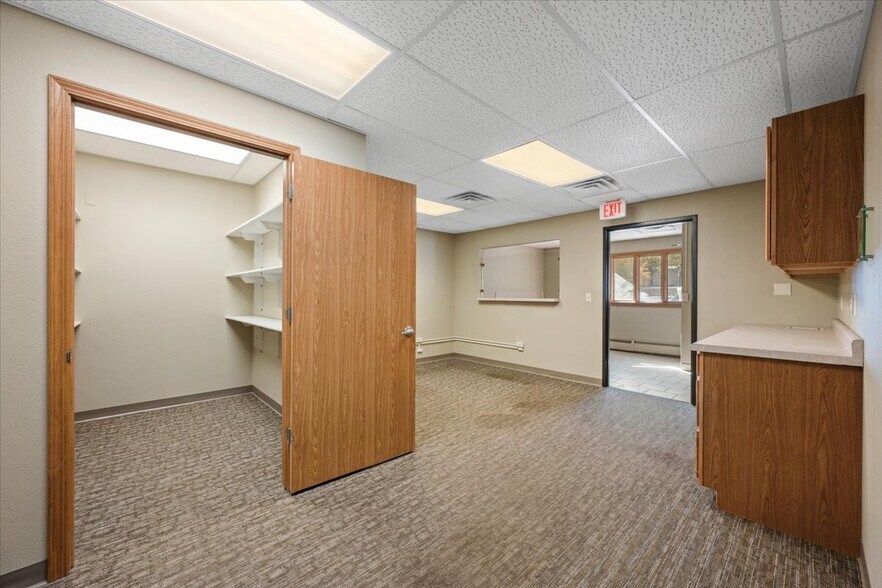 More Photos Of 87 Sherman St, Deadwood Restaurant For Lease