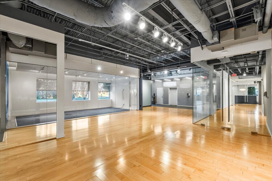 More Photos Of 1823 Eastchester Dr, High Point Office For Lease