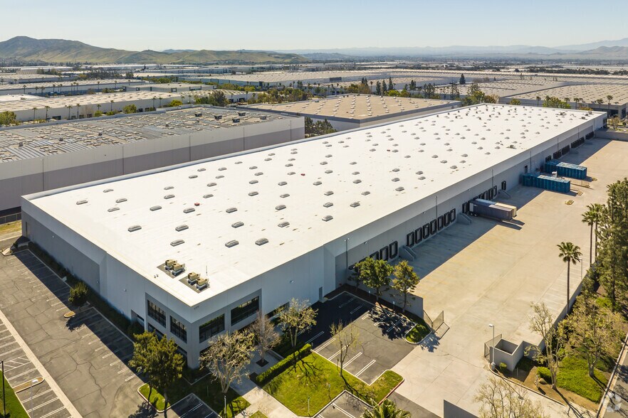 More Photos Of 1777 S Vintage Ave, Ontario Distribution For Lease