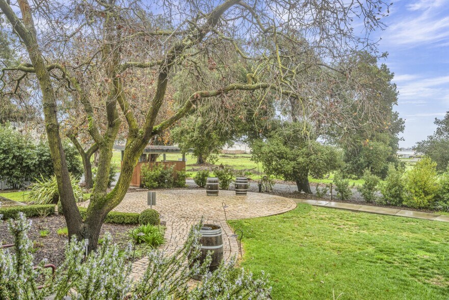 More Photos Of 129 Devlin Rd, Napa Specialty For Sale