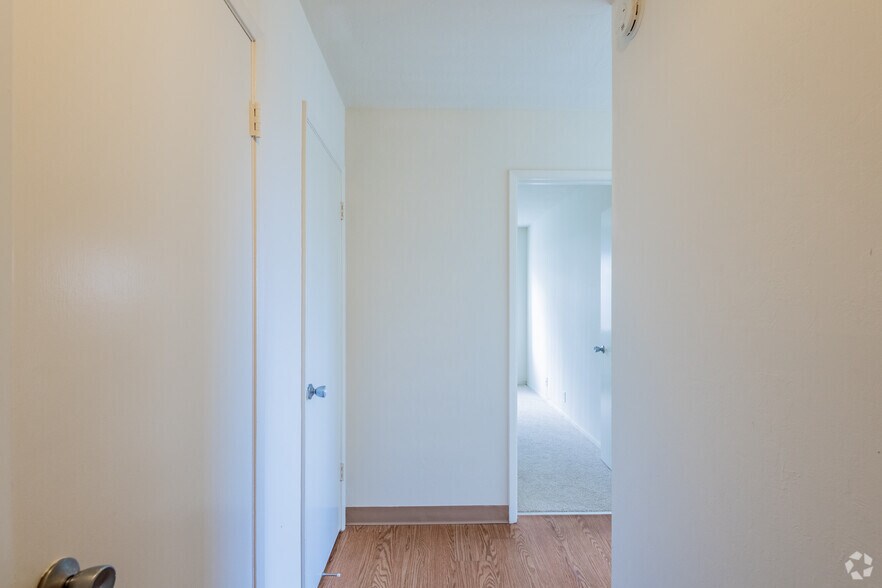 More Photos Of 2051 Shoreline Dr, Alameda Apartments For Sale