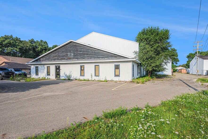 More Photos Of 9340 Shaver Rd, Portage Manufacturing For Sale