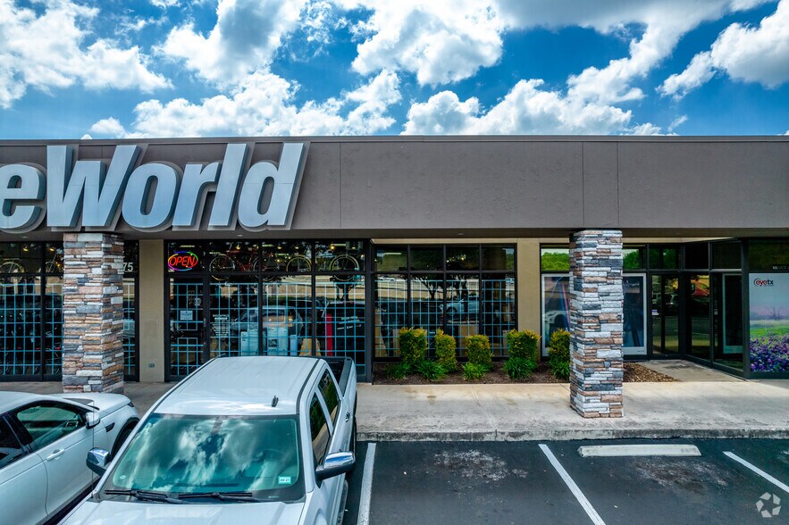 More Photos Of 15665-15689 San Pedro Ave, San Antonio Unknown For Lease