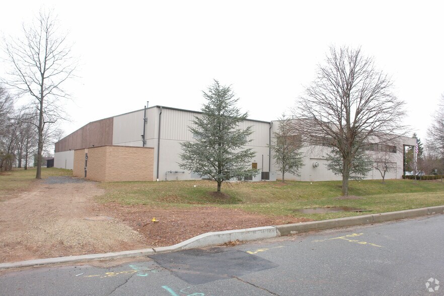 More Photos Of 200 Campus Dr, Somerset Industrial For Lease