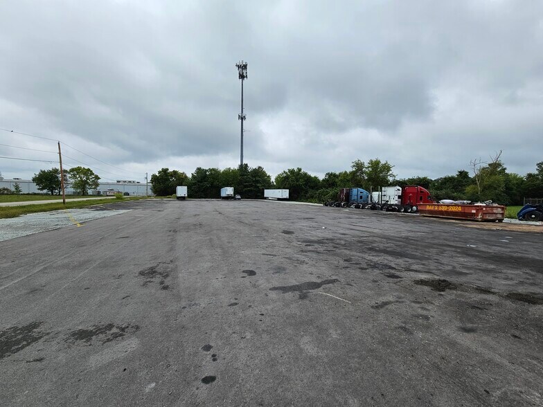 More Photos Of 695 Industrial Dr, Franklin Warehouse For Sale