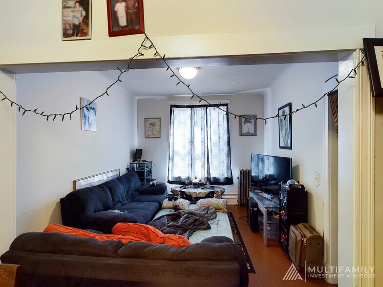 More Photos Of 1601 W Garfield Blvd, Chicago Apartments For Sale