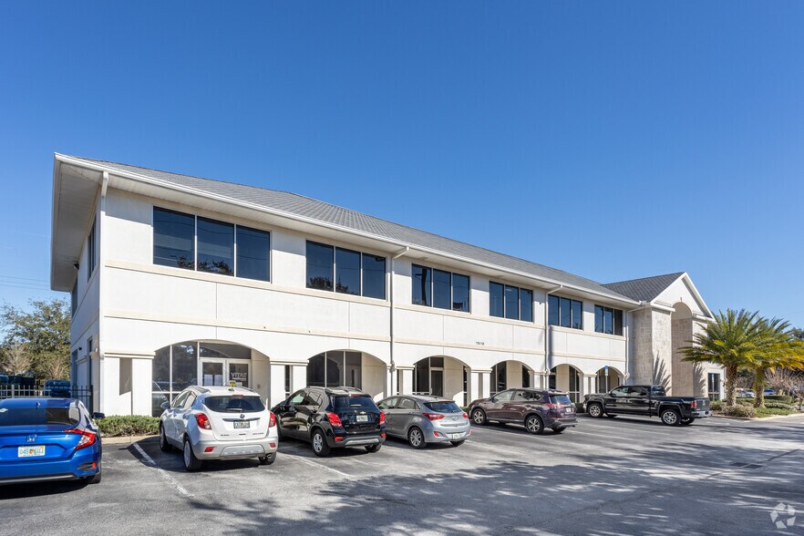 More Photos Of 1105-1129 Saxon Blvd, Orange City Office For Sale