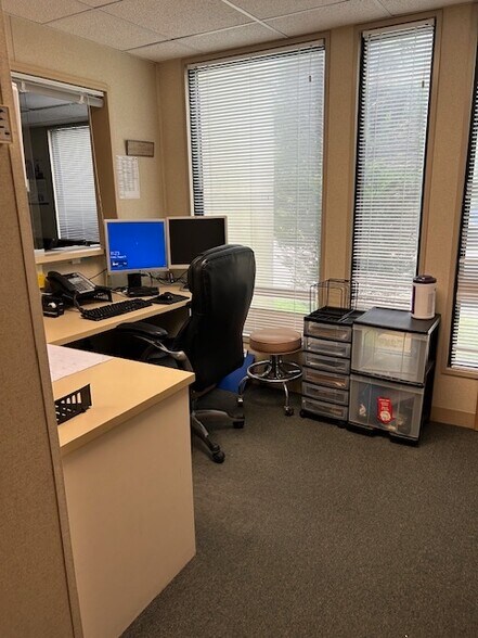 More Photos Of 140 Strollings Ave, Logan Office For Sale