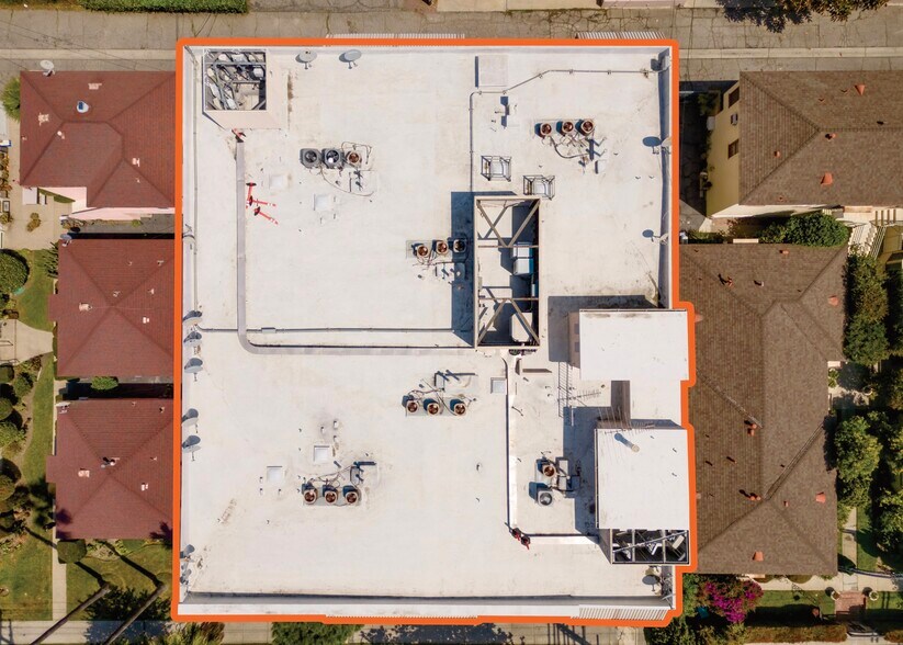 More Photos Of 12235 Magnolia Blvd, Valley Village Apartments For Sale