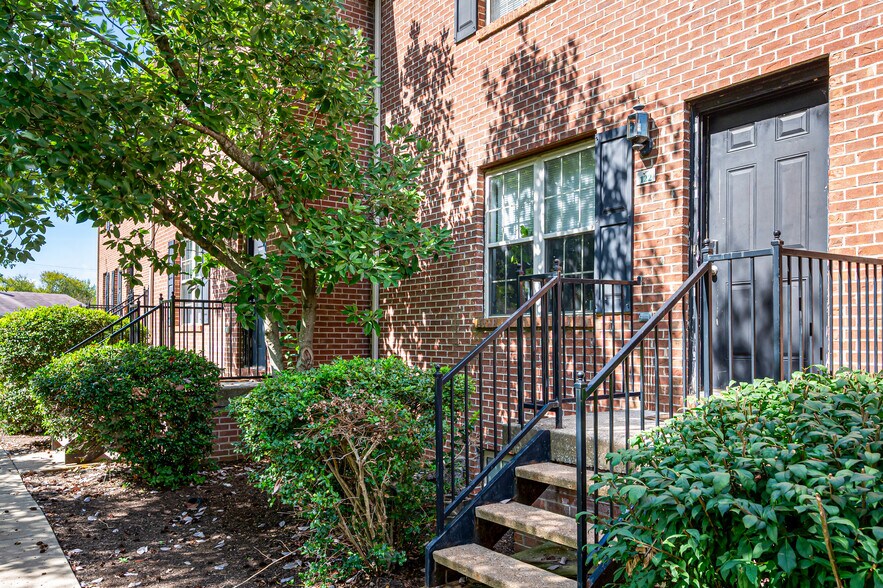 More Photos Of 3353-3375 Cove Lake Dr, Lexington Apartments For Sale