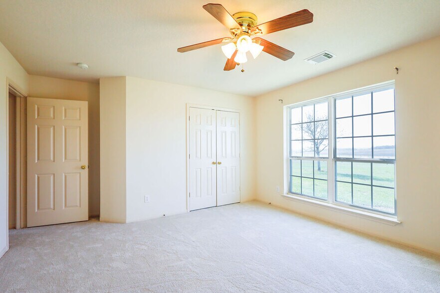 More Photos Of 4496 Farm-To-Market 2086, Temple Manufacturing For Sale