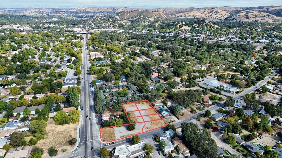 Primary Photo Of 7955 Morro Rd, Atascadero Apartments For Sale