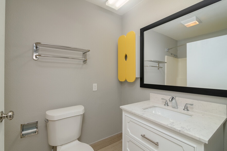 More Photos Of 3211 S 79th East Ave, Tulsa Apartments For Sale