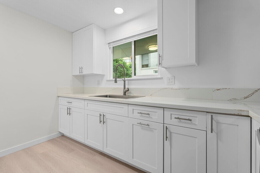 More Photos Of 1113 Villa Ln, Honolulu Flex For Sale
