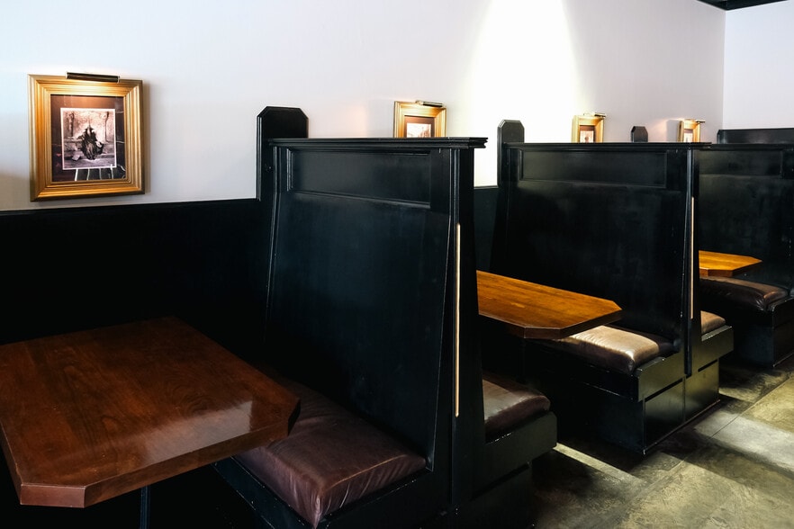 More Photos Of 220 E Coffee St, Greenville Restaurant For Lease