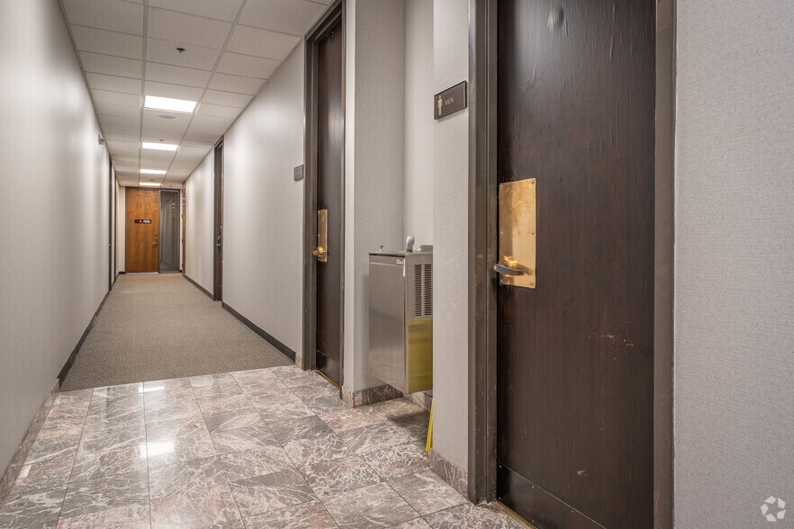 More Photos Of 9800 Northwest Fwy, Houston Office For Lease