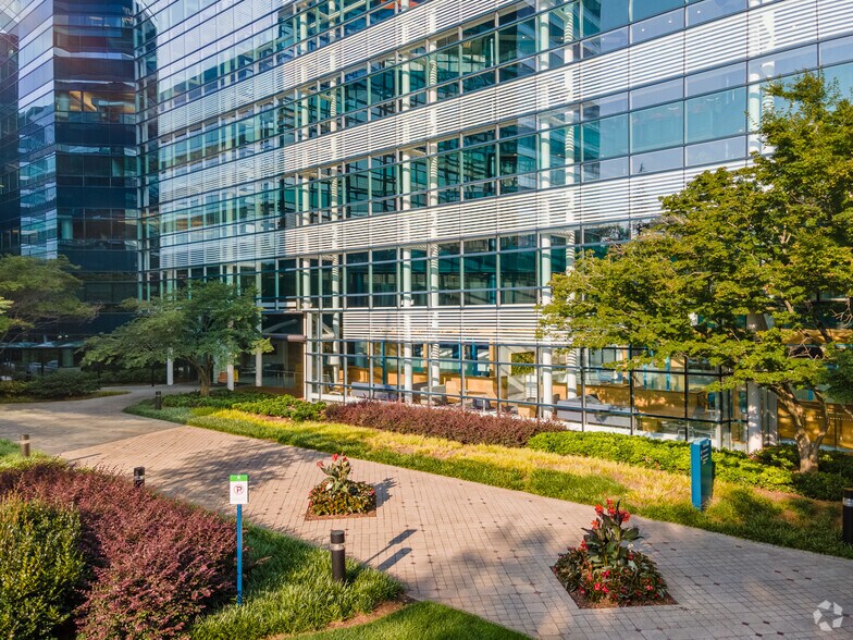 More Photos Of 1 Concourse Pky NE, Atlanta Office For Sale