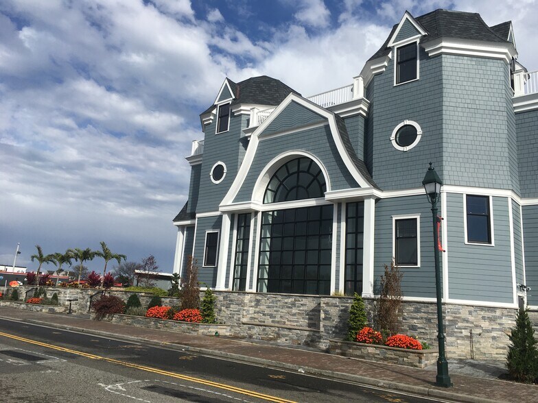 More Photos Of 377 Woodcleft Ave, Freeport Storefront Retail Residential For Sale