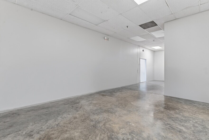 More Photos Of 439-489 N Cannon Blvd, Kannapolis Unknown For Lease