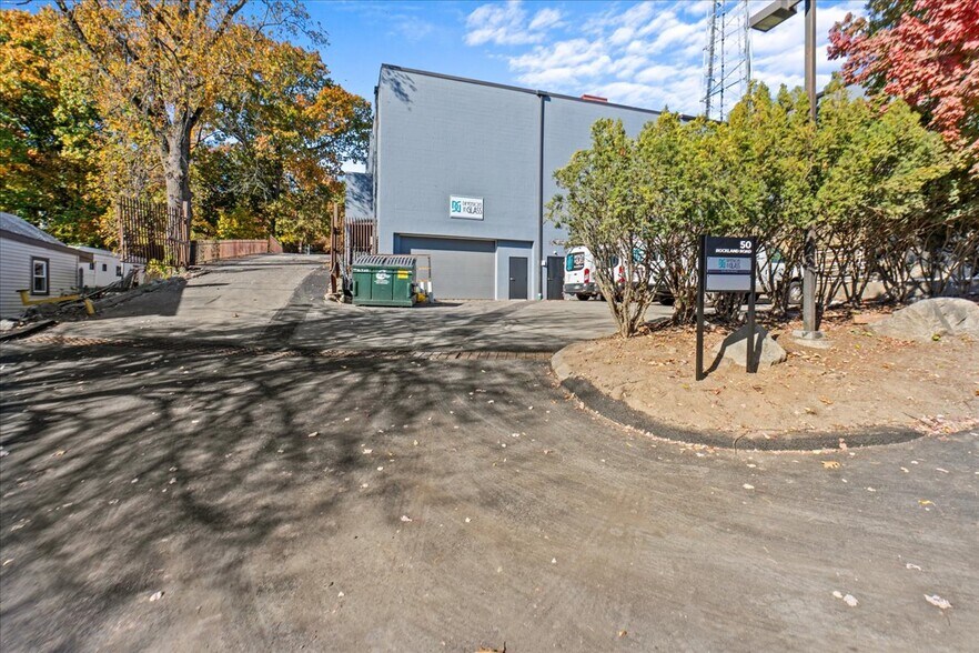 More Photos Of 50 Rockland Rd, Norwalk Warehouse For Lease