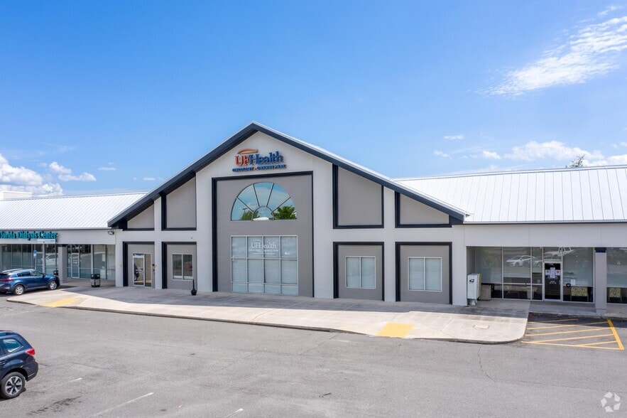 More Photos Of 2141 Loch Rane Blvd, Orange Park Unknown For Lease