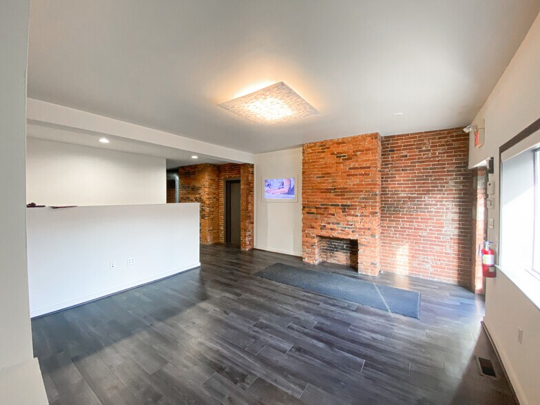 More Photos Of 1817 E Carson St, Pittsburgh Office For Lease