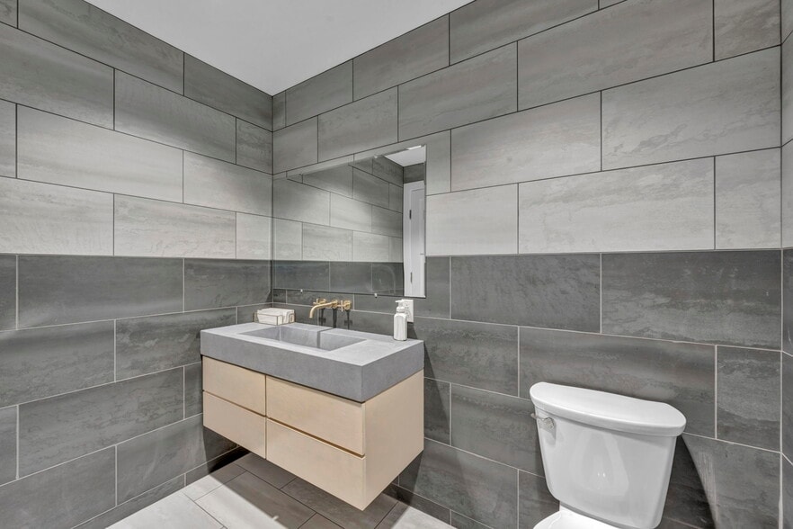 More Photos Of 8425 Station St, Mentor Freestanding For Sale
