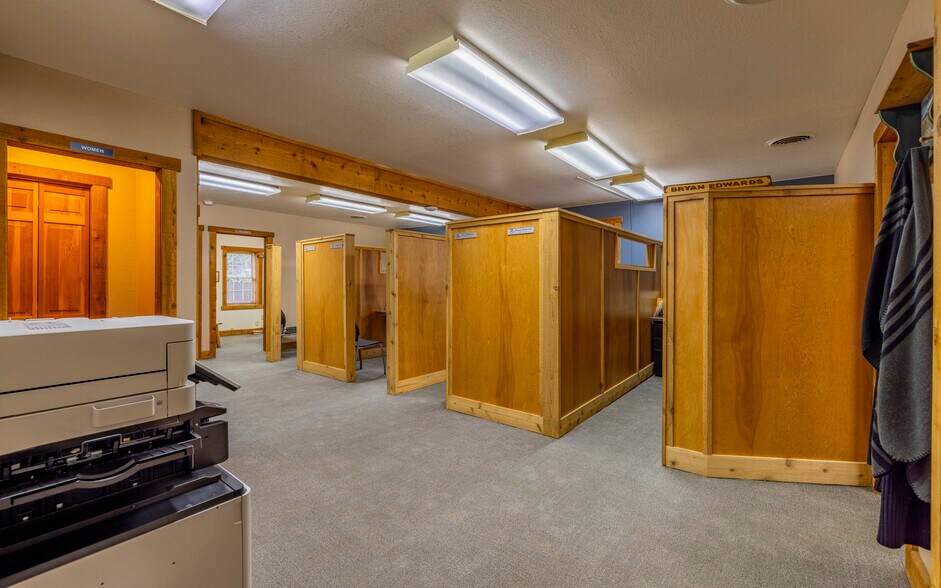 More Photos Of 802 Canyon Ave, Cody Office For Sale