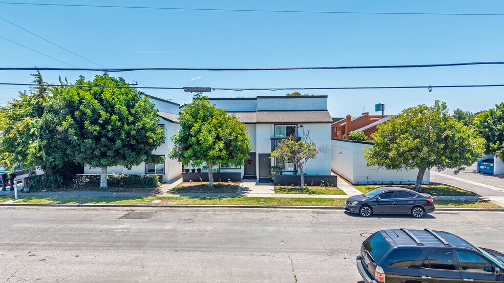 More Photos Of 8402 Larson Ave, Garden Grove Apartments For Sale
