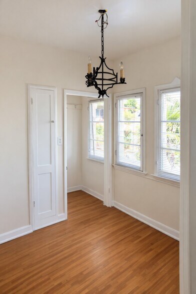 More Photos Of 3 Euclid Ave, Long Beach Multifamily For Sale