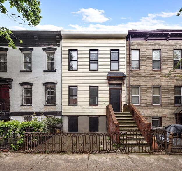 Primary Photo Of 738 Lafayette Ave, Brooklyn Apartments For Sale