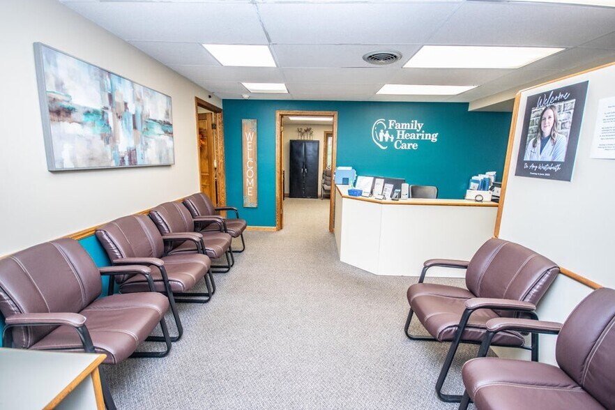 More Photos Of 1305 Chestnut St, West Bend Medical For Lease