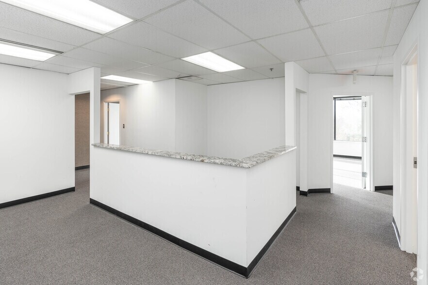 More Photos Of 8808 & 8818 Centre Park Dr, Columbia Unknown For Lease