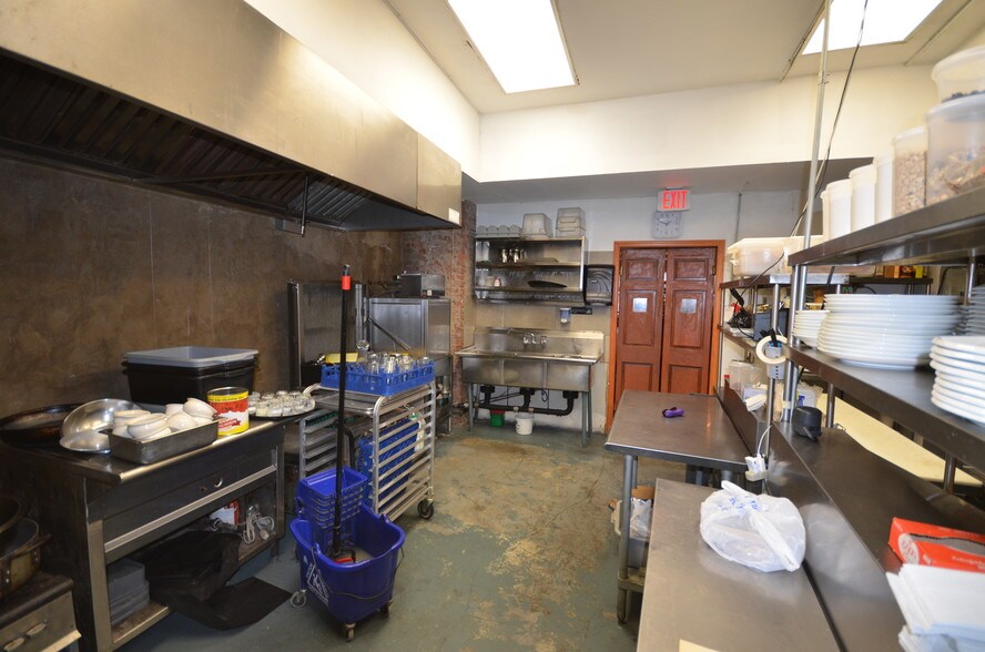 More Photos Of 140 Montague St, Brooklyn Apartments For Lease