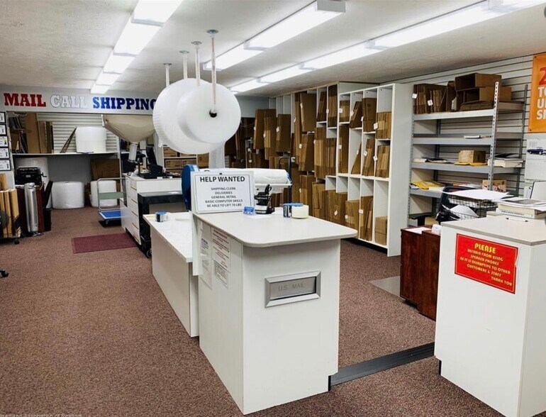 More Photos Of 204 S Main Ave, Lake Placid Office For Sale