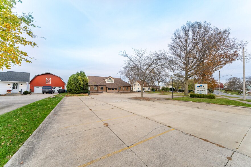 More Photos Of 4259 Lake Rd, Lorain Office For Sale