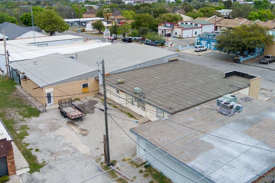 More Photos Of 102 Fletcher Dr, Del Rio General Retail For Sale