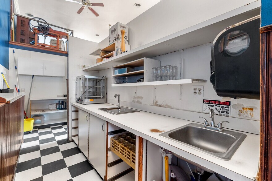 More Photos Of 205 Court St, The Dalles Restaurant For Sale