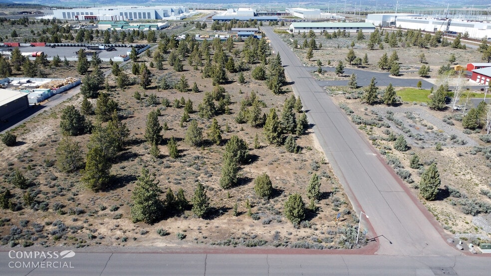 More Photos Of 1055 Commerce Court Ct, Prineville Land For Sale