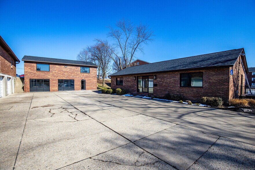 Primary Photo Of 2327 Anderson Rd, Crescent Springs Office For Lease