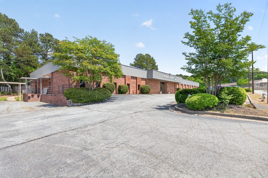 More Photos Of 3005 Lenora Church Rd, Snellville Office For Sale