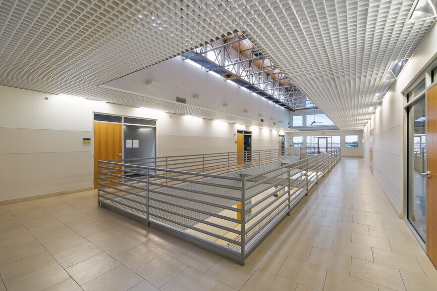 More Photos Of 7017 N 10th St, McAllen General Retail For Lease