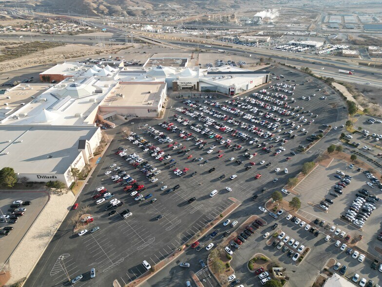 More Photos Of 750 Sunland Park Dr, El Paso Storefront For Lease