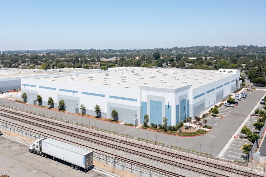 More Photos Of 1500 E Walnut Ave, Fullerton Manufacturing For Lease