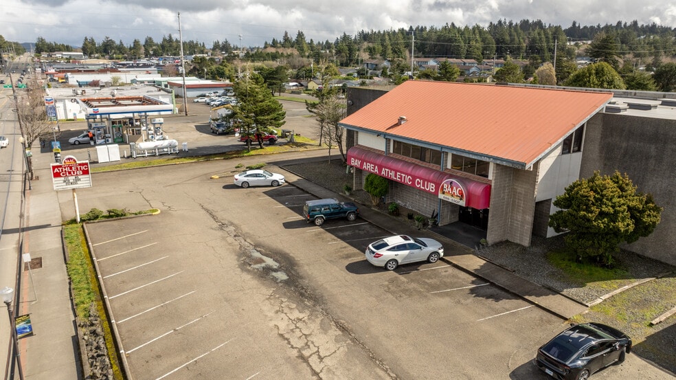 More Photos Of 985 Newmark Ave, Coos Bay Health Club For Sale