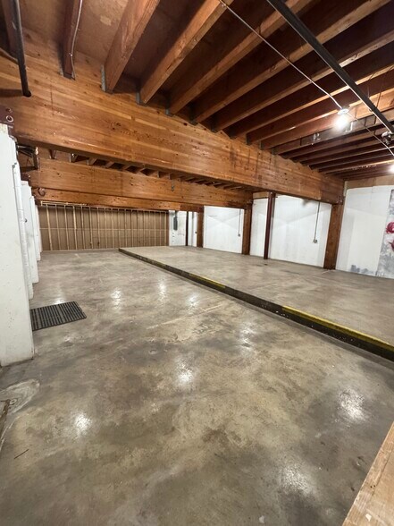 More Photos Of 2828 Cherry Ave NE, Salem Food Processing For Lease