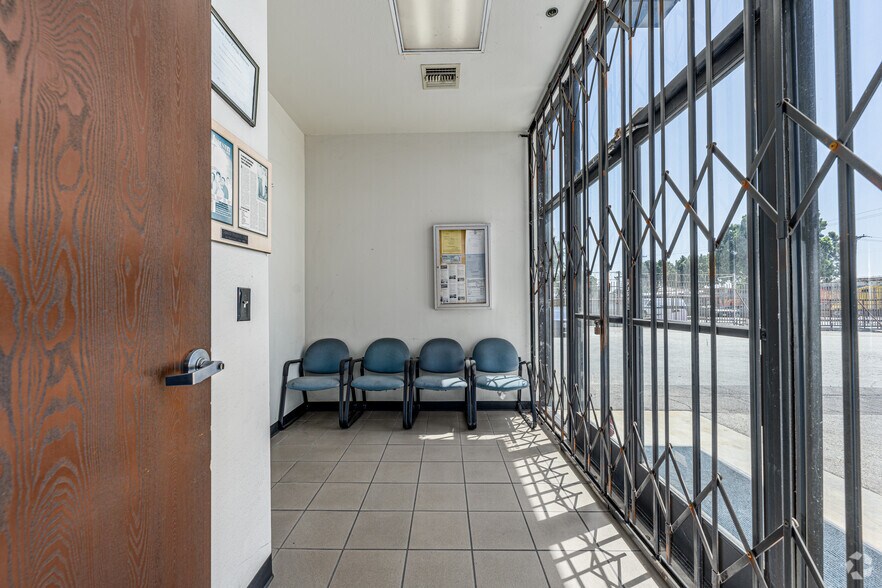 More Photos Of 5801 S Alameda St, Los Angeles Manufacturing For Sale