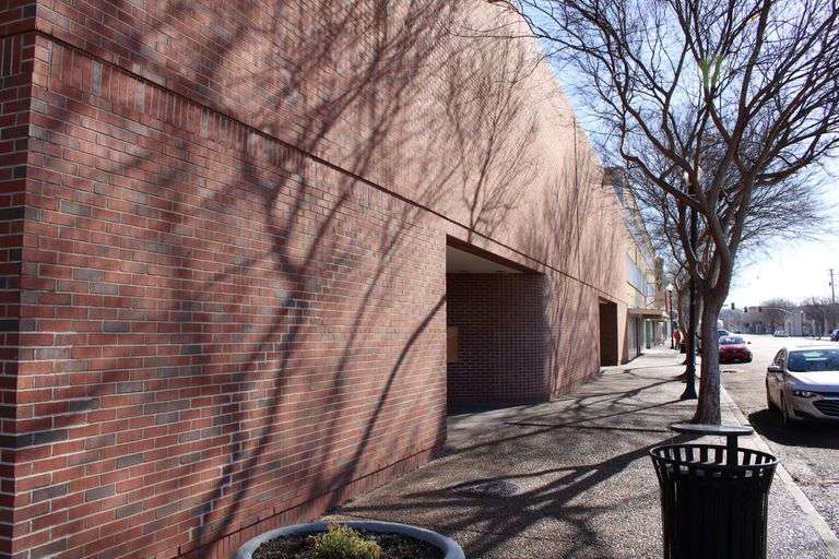 More Photos Of 604 Washington Ave, Greenville Bank For Lease